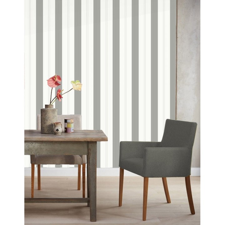 Papel pintado de rayas anchas gris claro con raya diplomática - Raya Sivane 421608