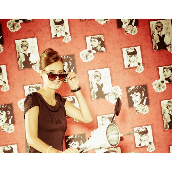Papel pintado collage de Audrey Hepburn - Audrey Hepburn Stamps 453886