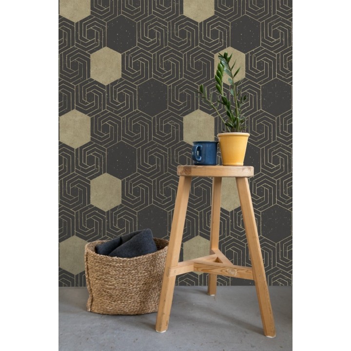 Papel pintado geométrico hexagonal color aluminio dorado fondo negro mate - Kendal 679829
