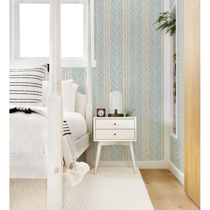 Papel pintado de rayas con dibujo de ramas estilo nórdico - Winter Forest 680607