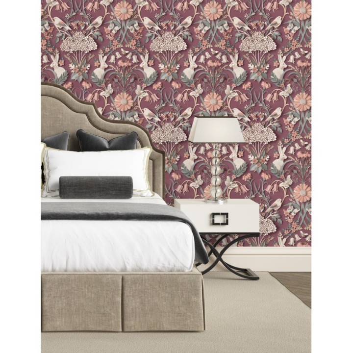 Papel pintado campestre de pájaros y conejos fondo burdeos - Lorraine 681304