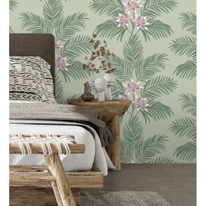 Papel pintado de hojas de palmera con flores estilo tropical color verde claro - Malibu Palms 682363