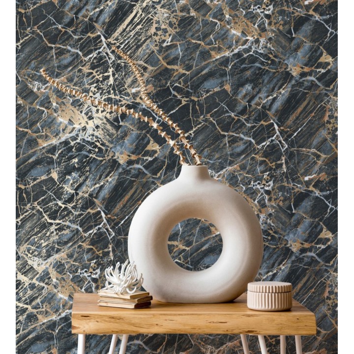 Papel pintado de mármol azul oscuro con betas color oro metalizado - Bertoni 682384