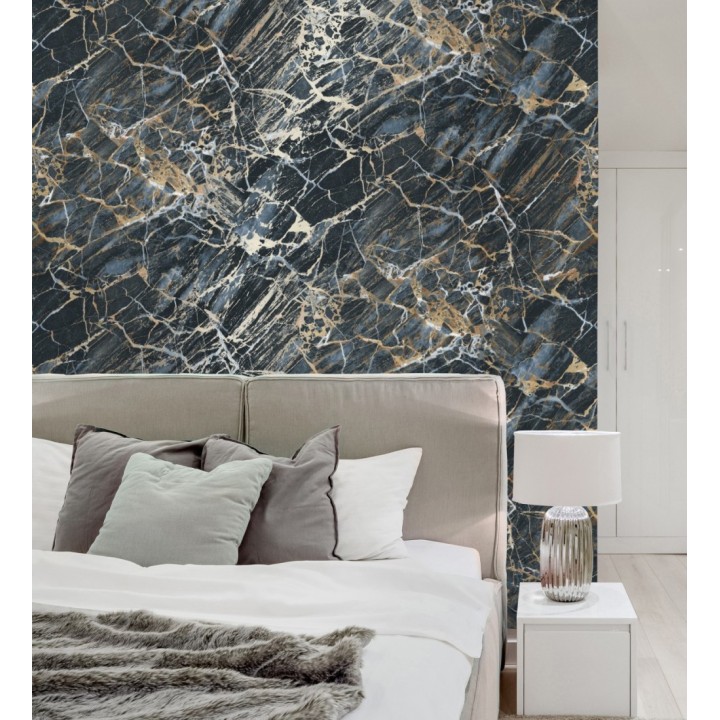 Papel pintado de mármol azul oscuro con betas color oro metalizado - Bertoni 682384