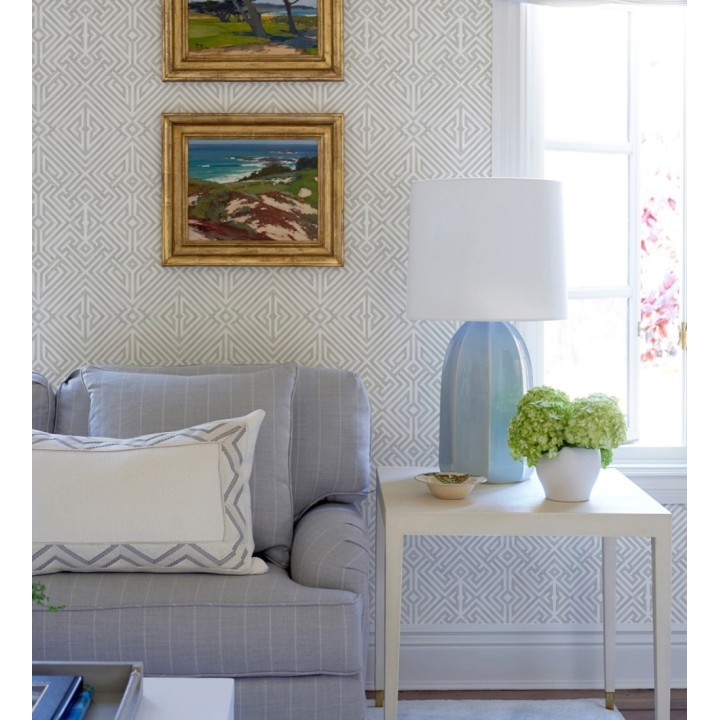 Papel pintado geométrico de líneas gris claro metalizado con diseño art déco  - Akarus 682520