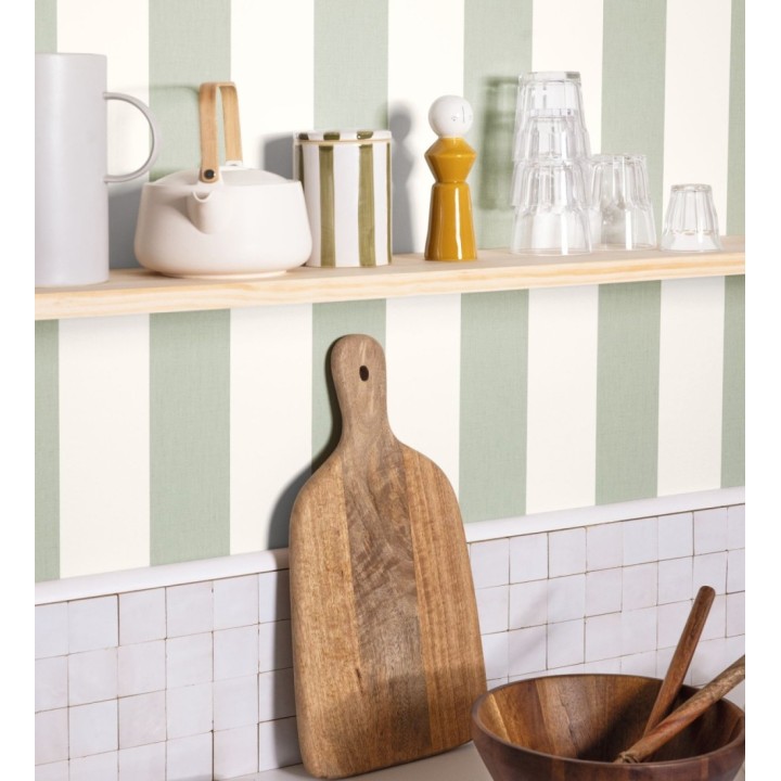 Papel pintado de rayas color marrón claro y blanco imitando al tejido de lino - Garbo Stripes 682610