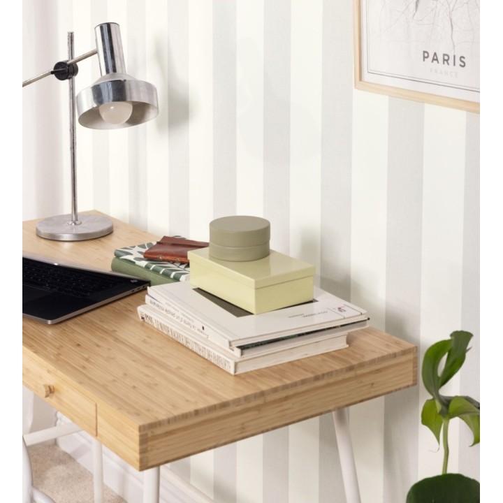 Papel pintado de rayas color gris claro y blanco imitando al tejido de lino - Garbo Stripes 682614