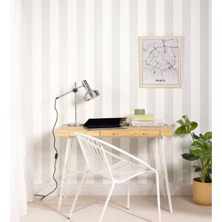 Papel pintado de rayas color gris claro y blanco imitando al tejido de lino - Garbo Stripes 682614