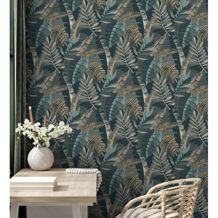 Papel pintado de hojas tropicales de colores metalizados y fondo azul petróleo - Jungle Jacquard 682820
