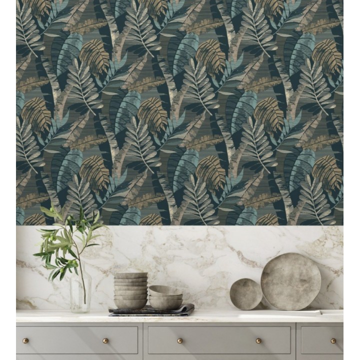 Papel pintado de hojas tropicales de colores metalizados y fondo azul petróleo - Jungle Jacquard 682820