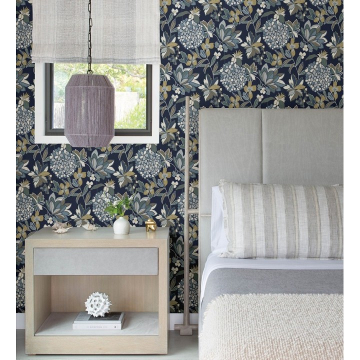Papel pintado de flores exuberantes con estilo cottage - Midnight Florals 682970