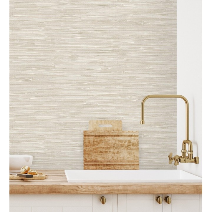 Papel pintado efecto cañas entrelazadas con yute natural en tonos gris y beige claro - Talasari Bamboo 683000