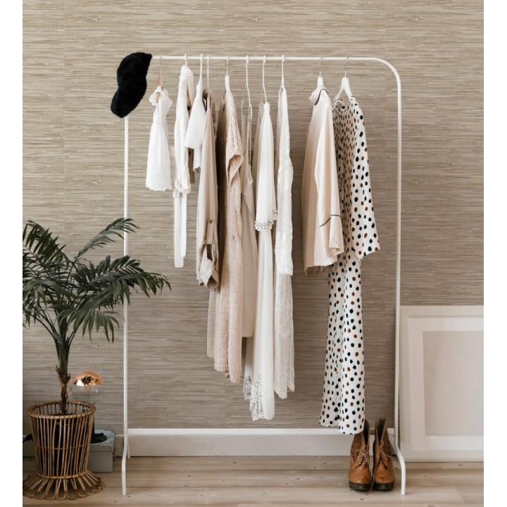 Papel pintado efecto cañas entrelazadas con yute natural en tonos beige tostado - Talasari Bamboo 683001