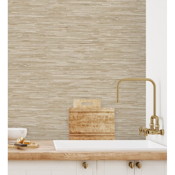 Papel pintado efecto cañas entrelazadas con yute natural en tonos beige tostado - Talasari Bamboo 683001