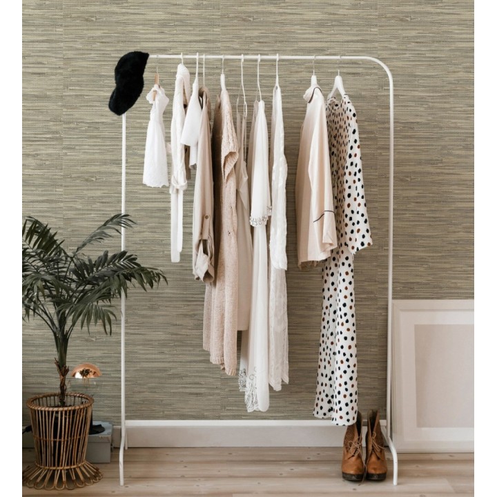 Papel pintado efecto cañas entrelazadas con yute natural en tonos verde salvia y beige - Talasari Bamboo 683004