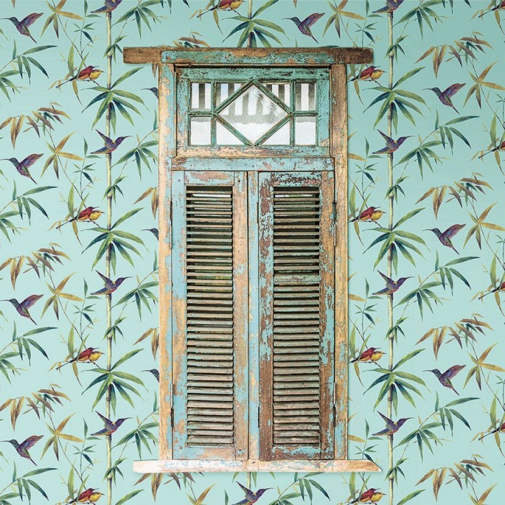 Papel pintado tropical con pájaros y hojas fondo celeste - Guinea Tropical 124174