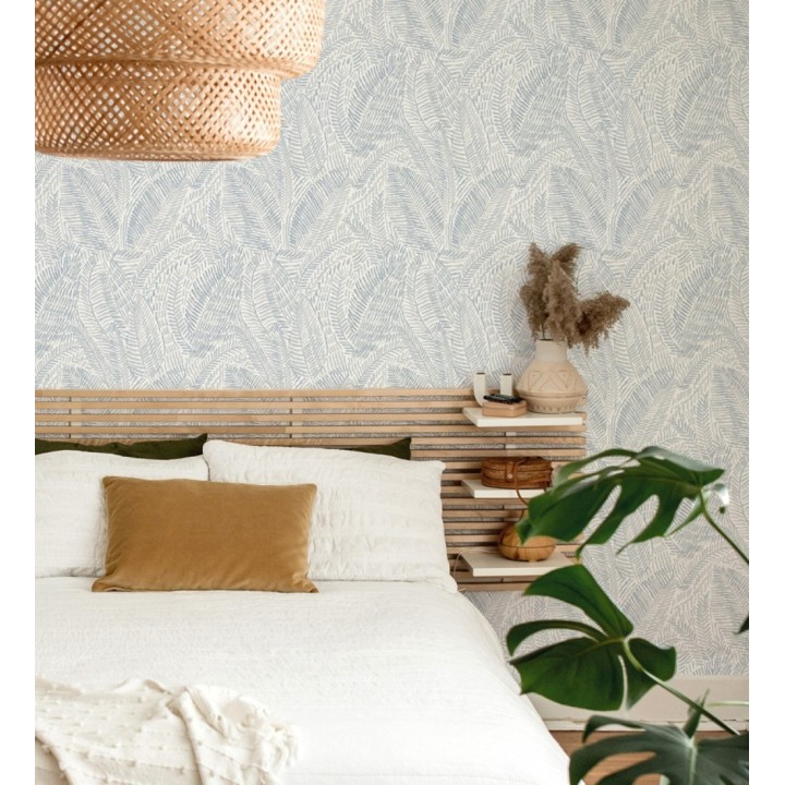 Papel pintado de hojas tropicales en tonos suaves azules - Copacabana Leaves 683064