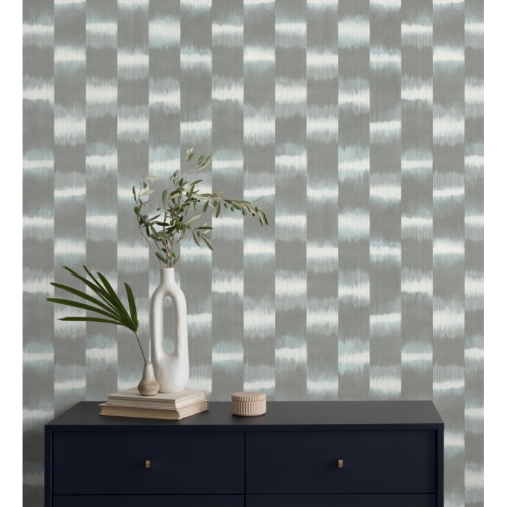 Papel pintado de rayas difuminadas con textura estilo Ikat tonos grises y verde agua - Nebula Glow 683085