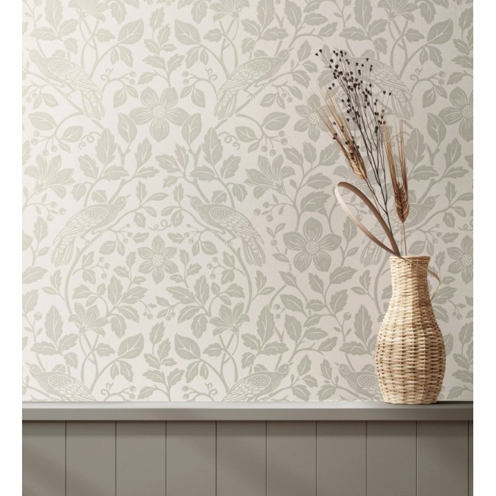 Papel pintado de aves exóticas entre follaje delicado tonos beige claro - Hampton Birds 683422