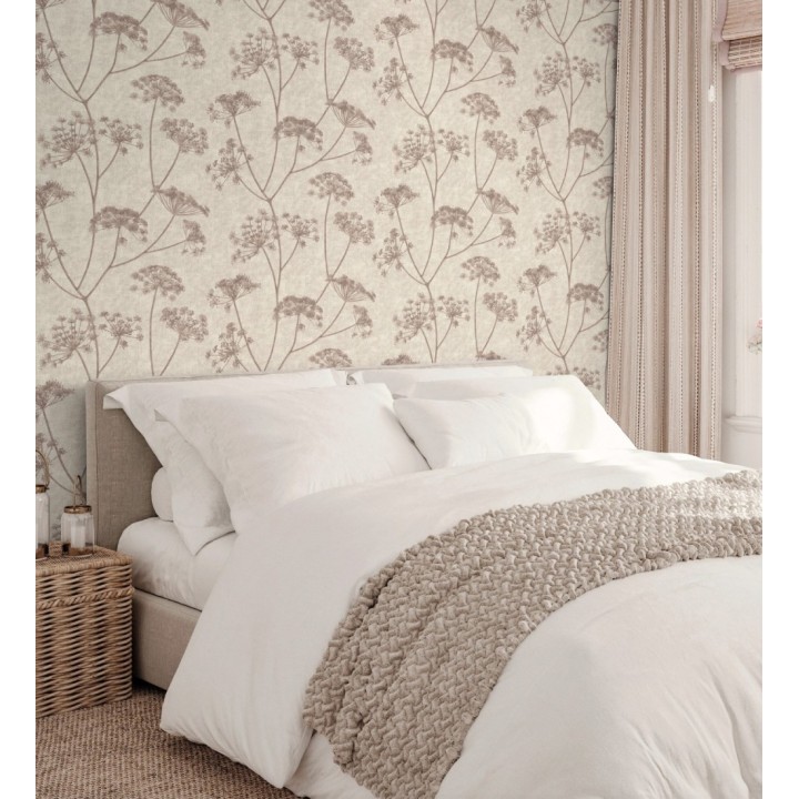 Papel pintado de hojas tono berenjena con fondo textil en relieve - Marlow Wildflower 683657