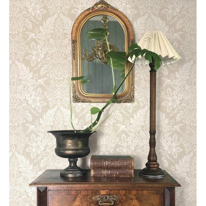 Papel pintado damasco artístico con flores y pájaros fondo beige - Charlotte Heritage 683660