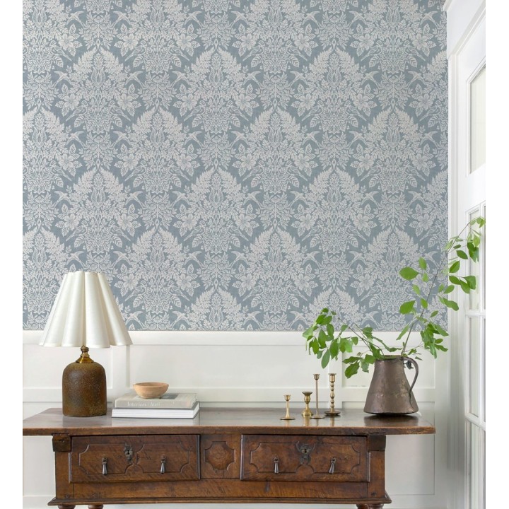 Papel pintado damasco artístico con flores y pájaros fondo azul glaciar - Charlotte Heritage 683662