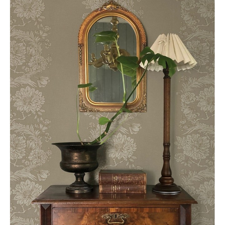 Papel pintado ornamental de flores perfiladas en oro fondo beige - Montrose Grand 683679