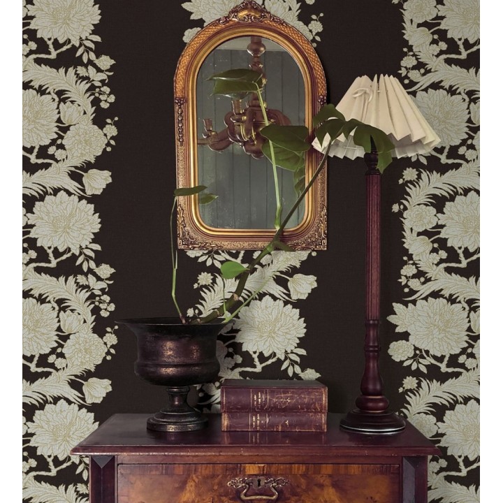 Papel pintado ornamental de flores perfiladas en oro fondo negro - Montrose Grand 683680