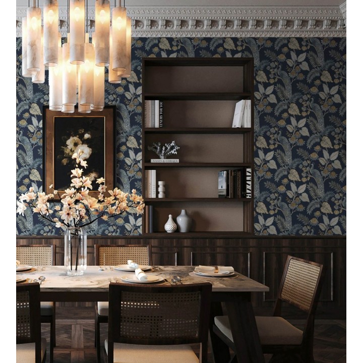 Papel pintado exótico de pavos reales y selva fondo azul oscuro - Mayfair Peacock 683682