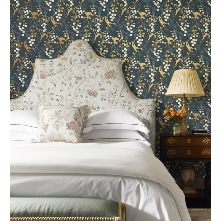 Papel pintado monos en la selva y frutos rojos fondo azul - Luanda Monkey 683782