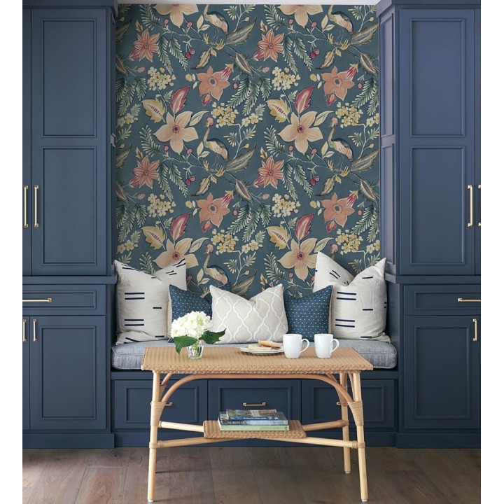 Papel pintado garza y flora exótica azul petróleo - Seraphina Garden 683804