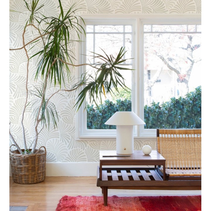 Papel pintado de hojas estilo retro en colores beige y gris claro - Amara Palms 683827