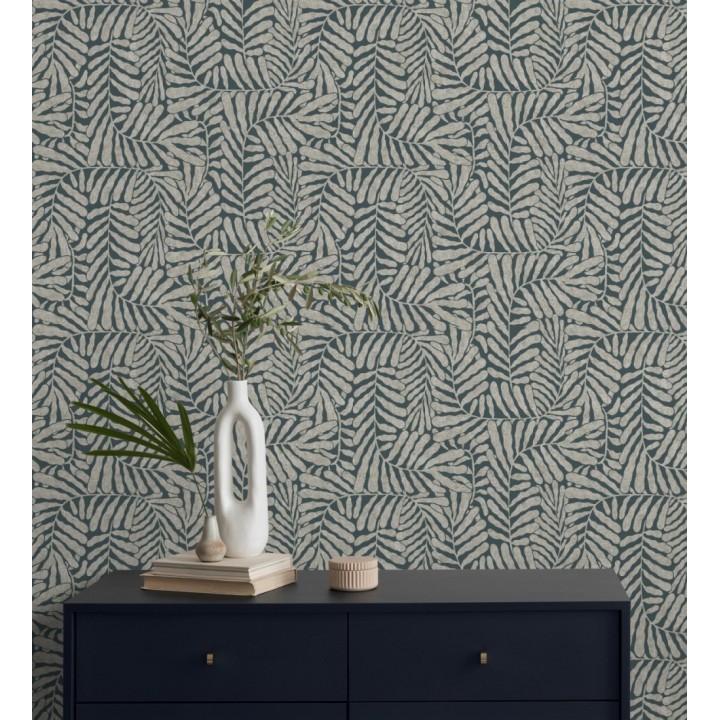 Papel pintado minimalista de hojas nacaradas con fondo azul plomo - Riviera Opulent 683845