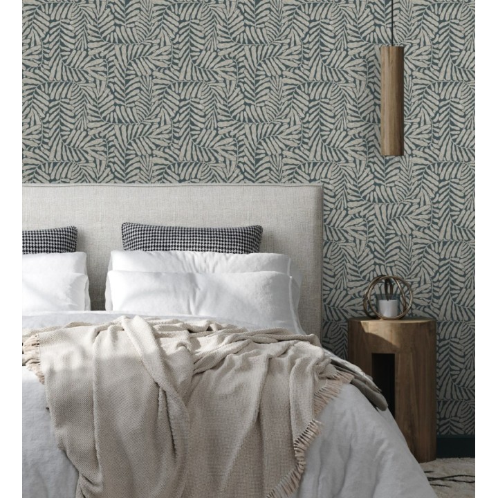 Papel pintado minimalista de hojas nacaradas con fondo azul plomo - Riviera Opulent 683845