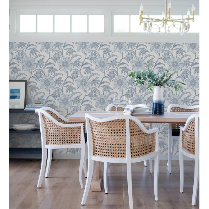 Papel pintado de flores de trazo lírico en azul sereno - Clara Bloom 683972