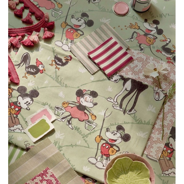 Papel pintado de Mickey Mouse vintage en la granja sobre fondo verde - Mickey At The Farm 684197