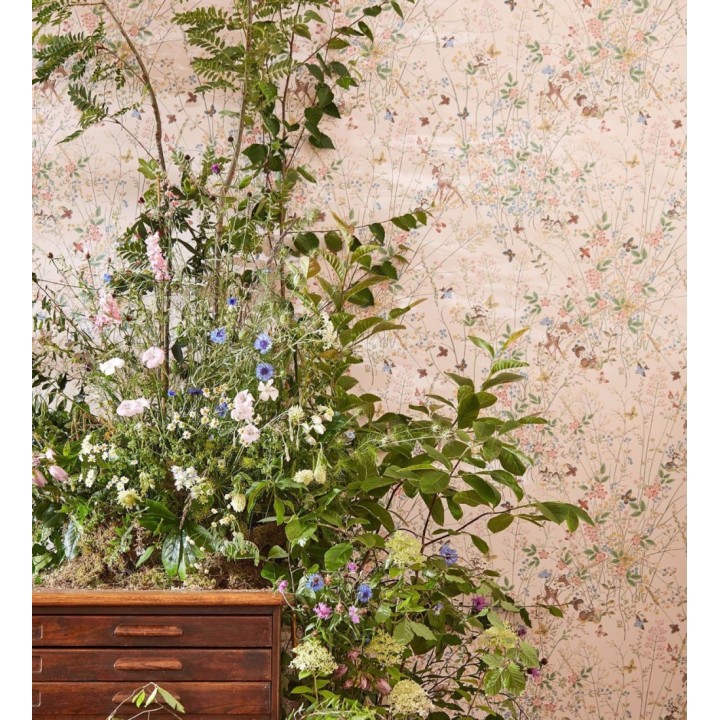 Papel pintado Bambi en jardín floral fondo rosa - Bambi 684210