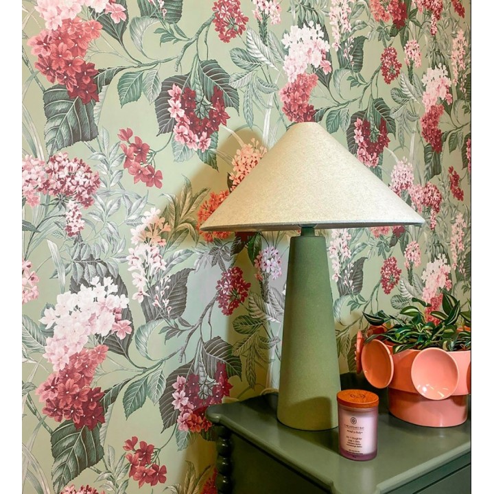 Papel pintado jardín botánico con ramillete de flores rosa y magenta - Medellin Overgrown 684225