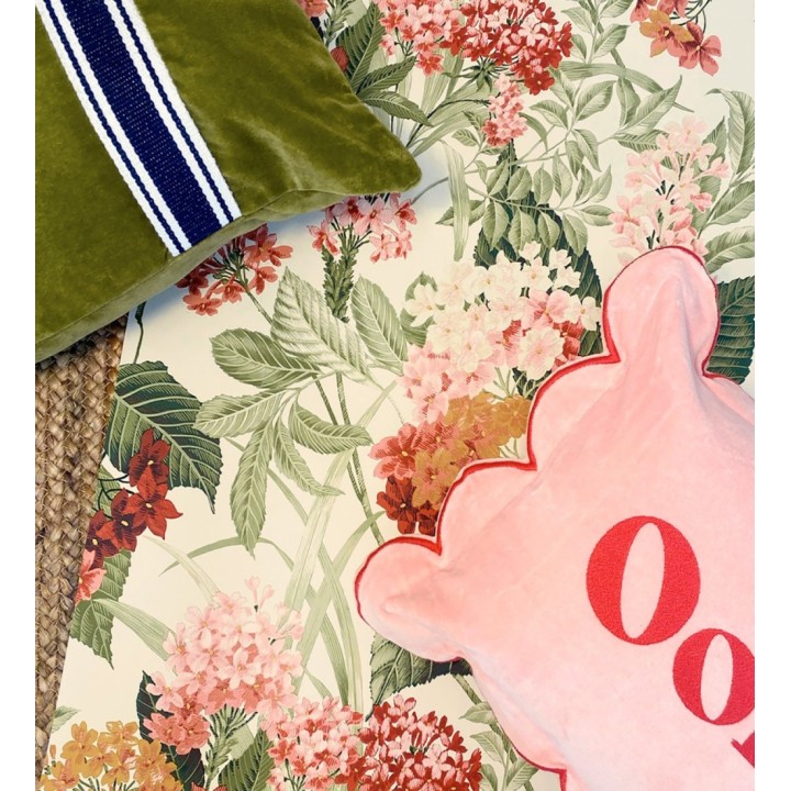 Papel pintado jardín botánico con ramillete de flores coral y ocre - Medellin Overgrown 684226