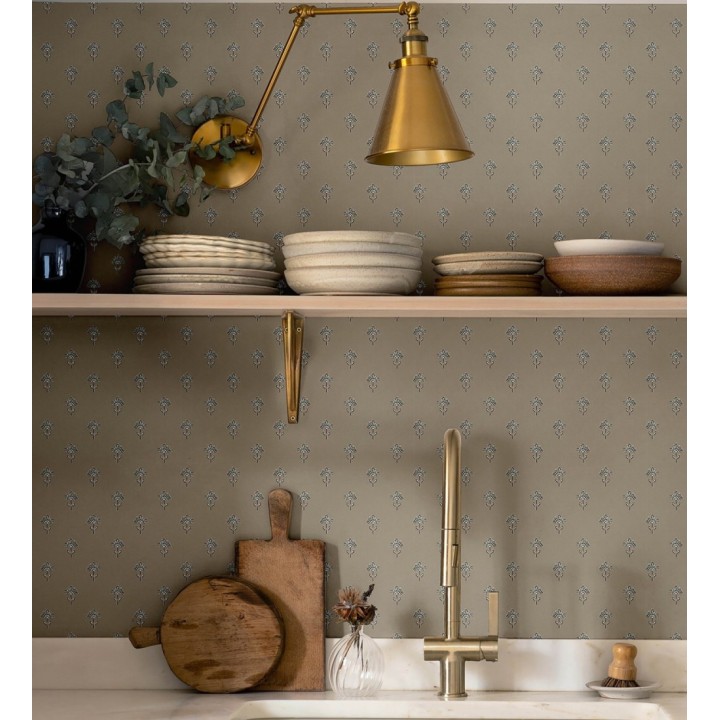 Papel pintado provenzal francés de flores pequeñas fondo taupe - Willowmere Ditsy 684313