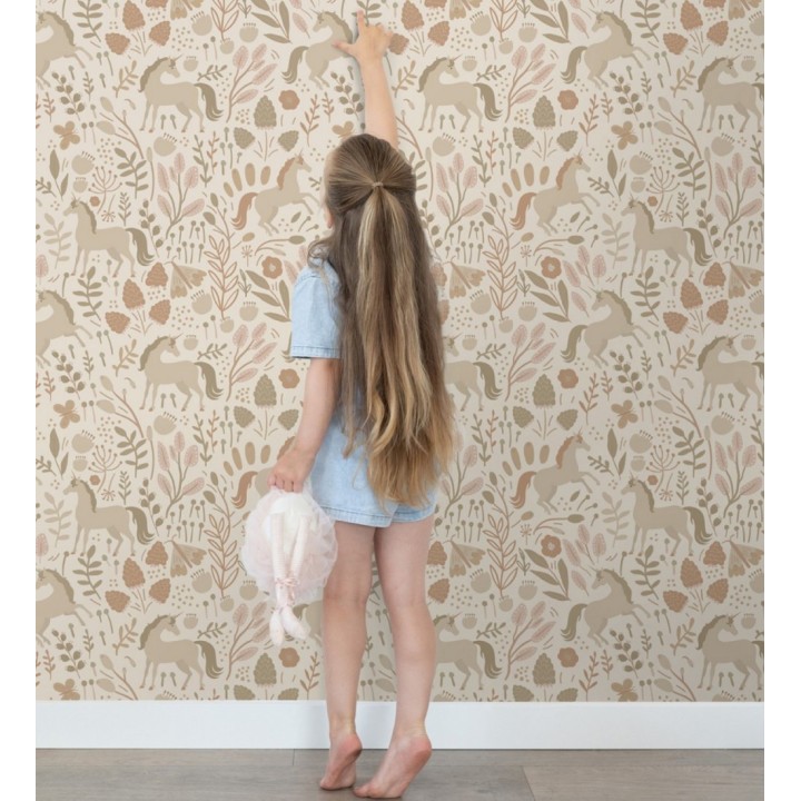 Papel pintado unicornios en jardín místico fondo beige - Sherwood Unicorns 684549