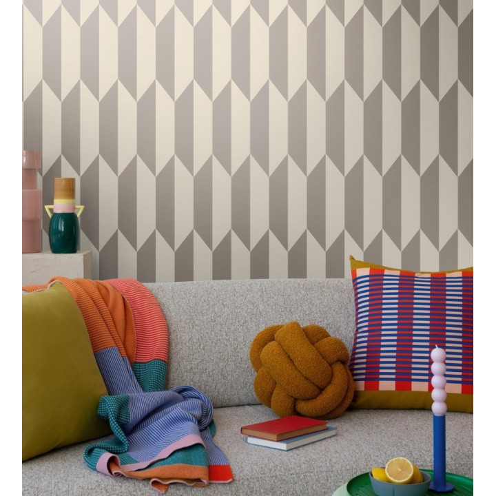 Papel pintado geométrico de prismas metalizados color gris cálido - Rhine Metric 684697