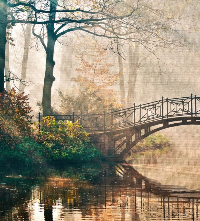 Papel pintado mural naturaleza romántica con puente y niebla - Vareli Canvas 684721