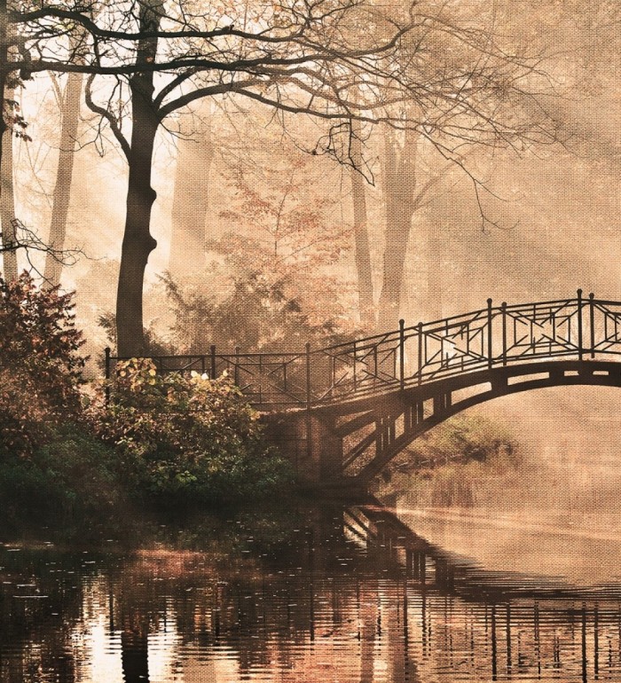 Papel pintado mural estampa clásica de puente bajo árboles de otoño - Vareli Canvas 684722