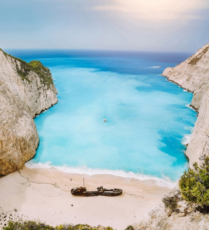 Papel pintado mural vista aérea de playa virgen y mar azul puro - Olaris Island 684735