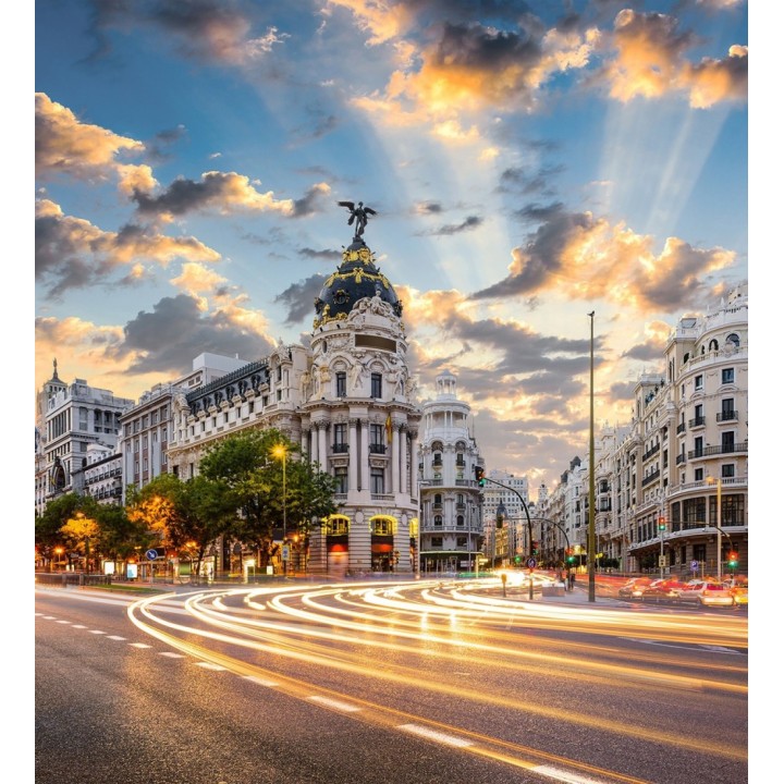 Papel pintado mural Gran Vía de Madrid con Edificio Metrópolis al atardecer - Triven Timeless 684746