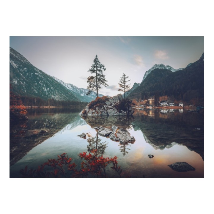 Papel pintado mural islote con abetos y reflejos en lago alpino  - Nature Haven 684777