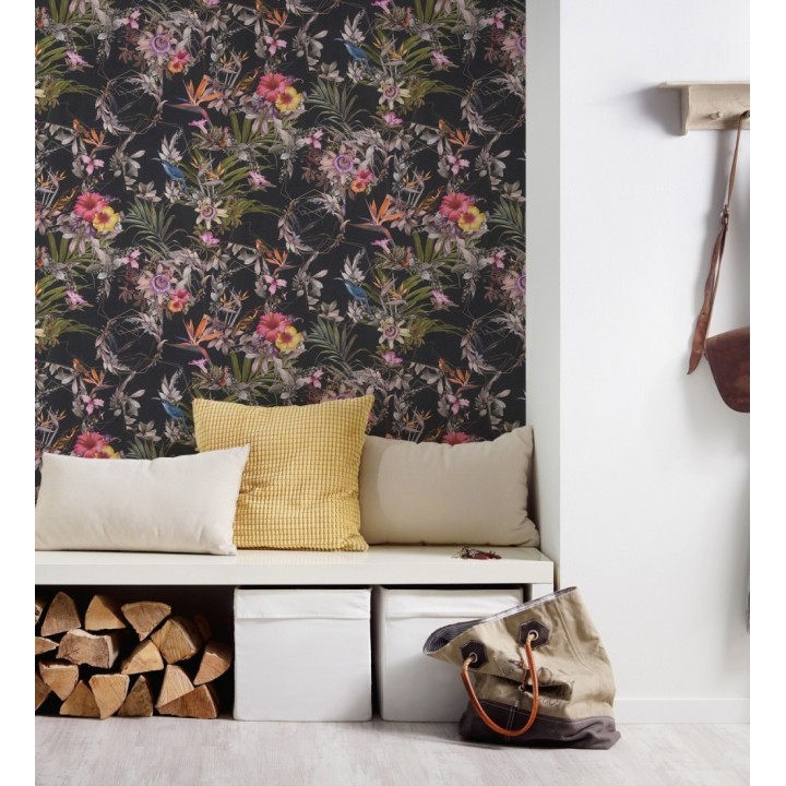 Papel pintado de flores tropicales y aves exóticas con diseño de selva densa - Zekko Savage 684791