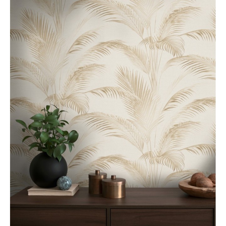 Papel pintado sutiles hojas palmera beige fondo texturizado arena - Tulum Majestic 684927