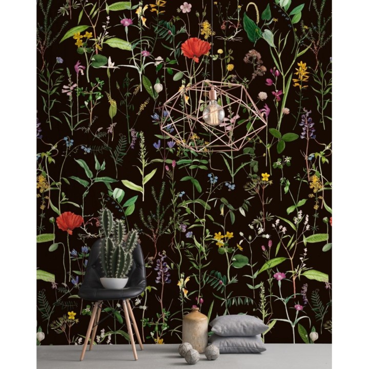 Papel pintado amapolas entre florecillas silvestres fondo oscuro - Maci Blossom 127944